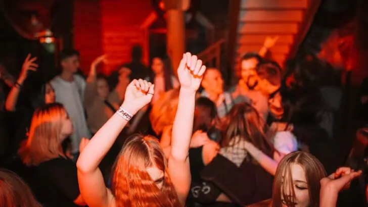 10 Best College Party Songs of All Time, Ranked 2023